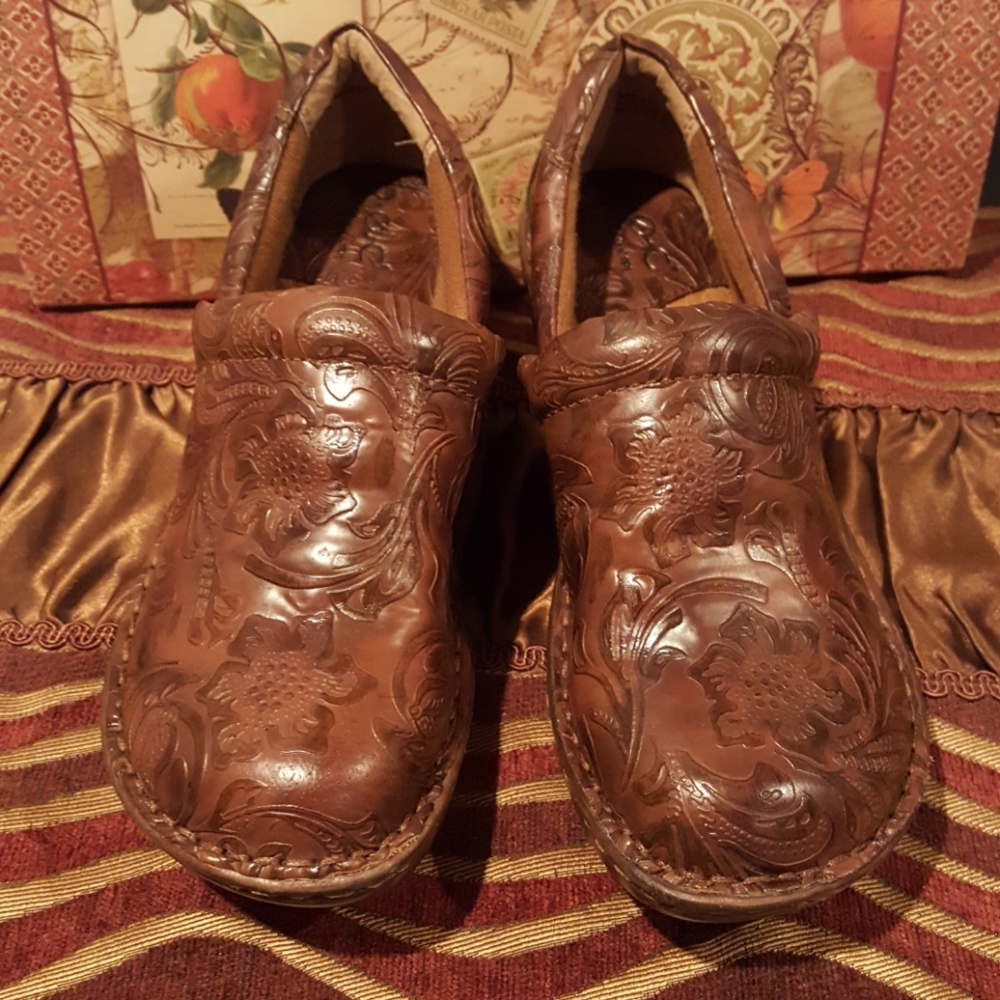 NWOT b.o.c. Clogs - Picture 2 of 6